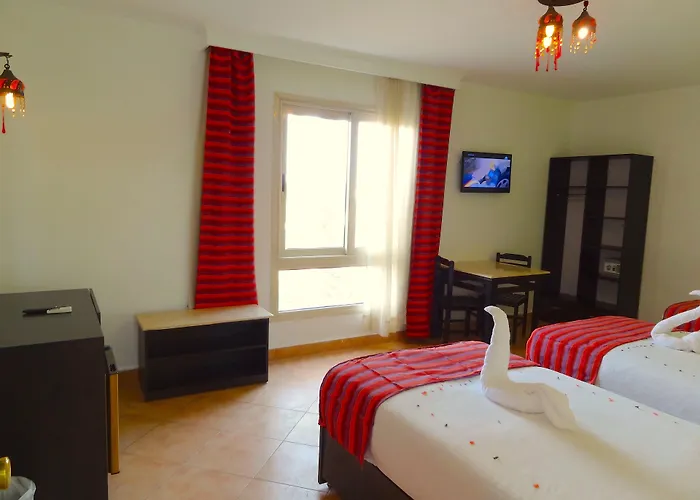 Naama Blue 3*
