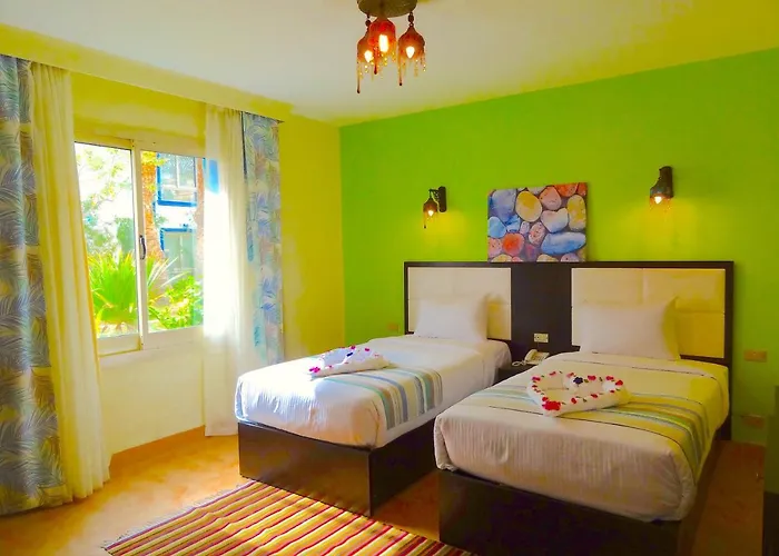 Naama Blue 3*